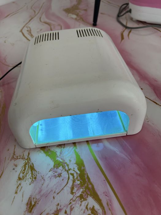 Lampă UV manichiură 36W pentru unghii gel / semipermanentă
