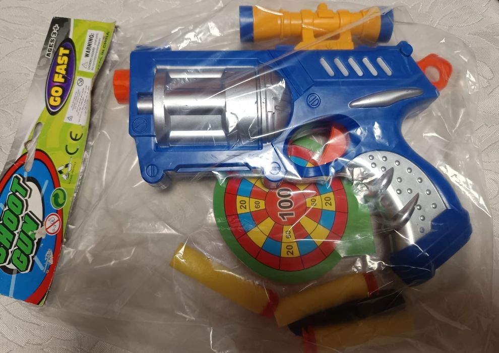 Продавам играчи за момиче и момче