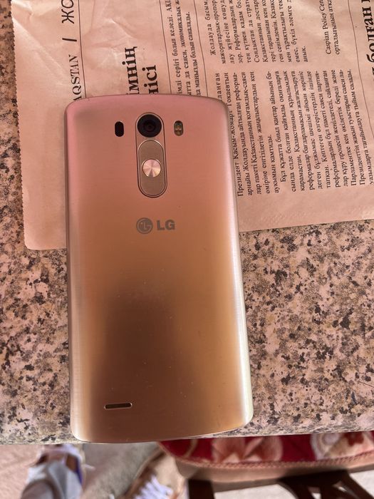 Два телефона без зарядки