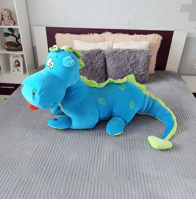 Огромен син динозавър