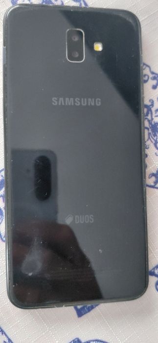 Samsung J6+ arata si functioneaza bind