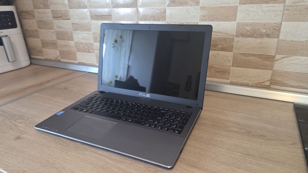 Laptop Asus X550L