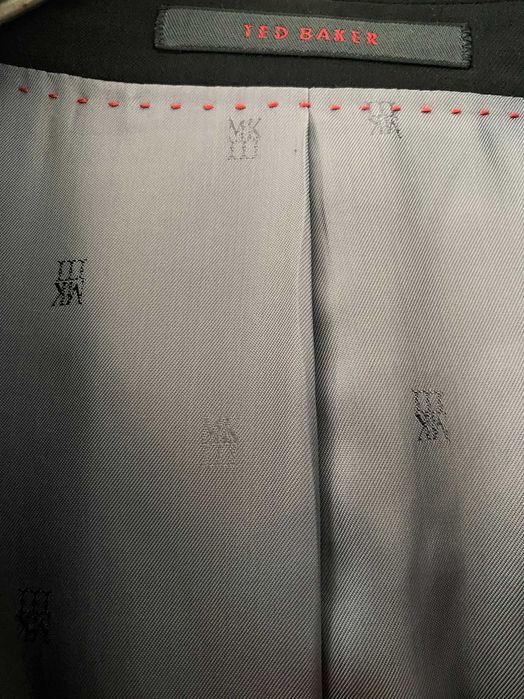 Vând costum negru nou Ted Baker din lână bărbătesc 46R/40