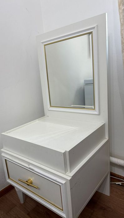 Мебель для спальни. Кровать