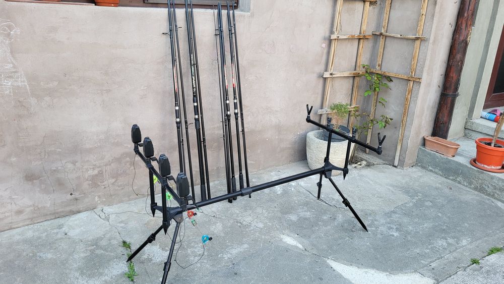 Set Rod pod Carp Expert/4 lansete Master Carp 3.90/4 Avertizoare/4 Swingere Carp Hunter