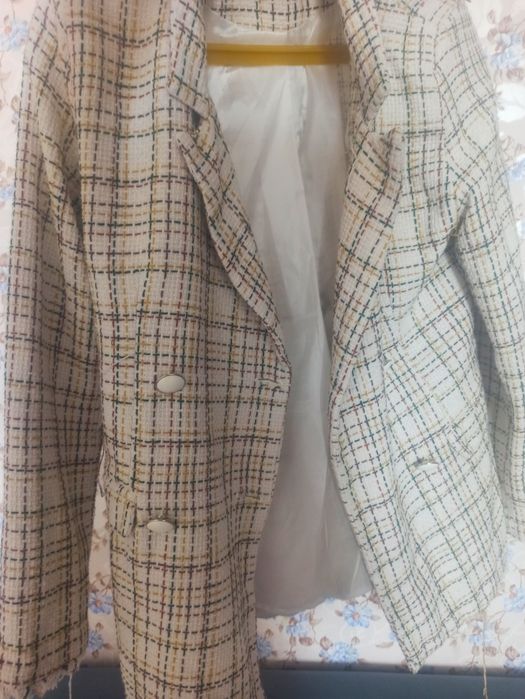 Продам женский твидовый пиджак