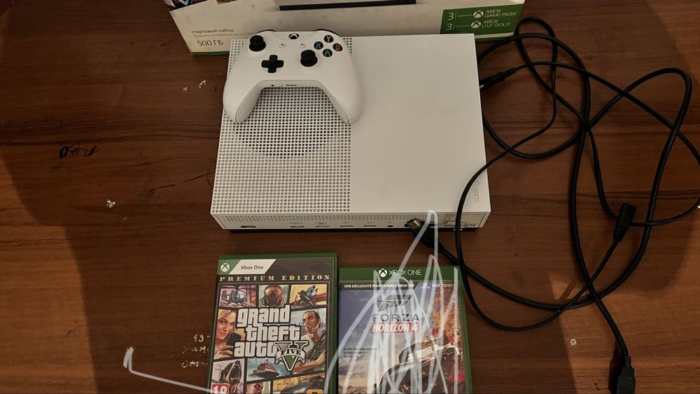 XBOX ONE S 500гб Предлогайте обмен