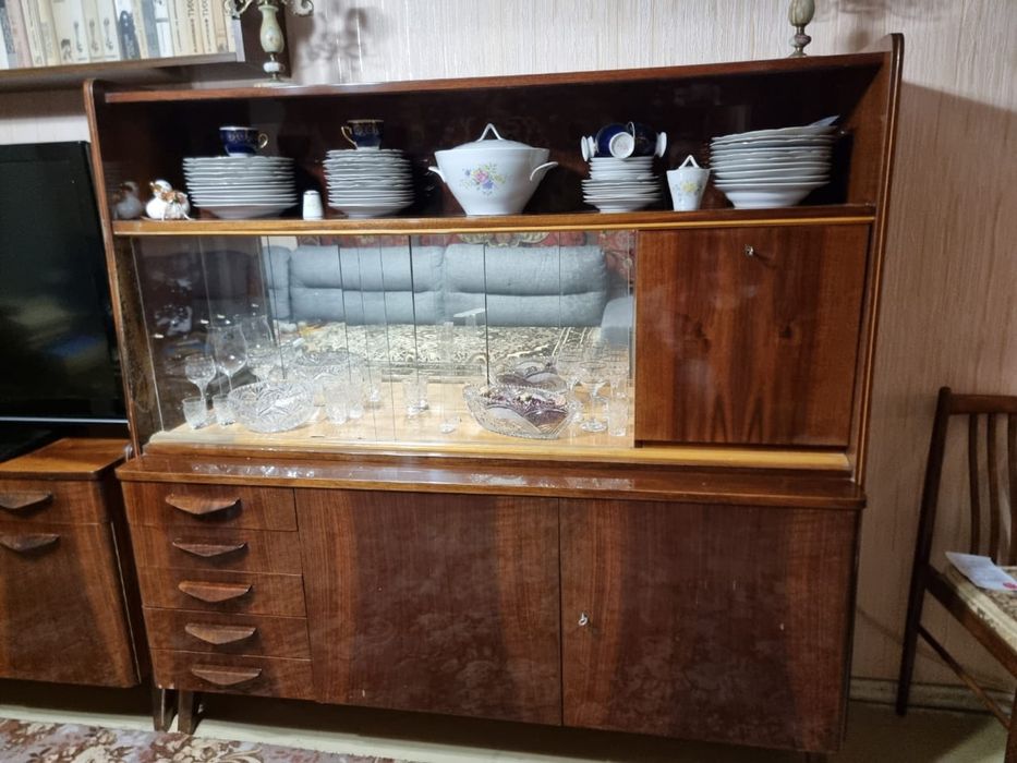 Гарнитур сервант шкаф стол