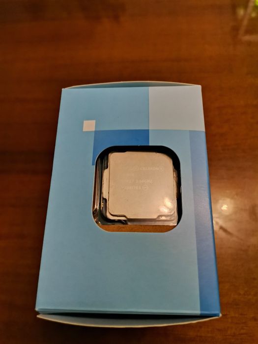 Intel celeron 5905 LGA1200