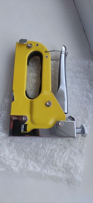 Степлер мебельный