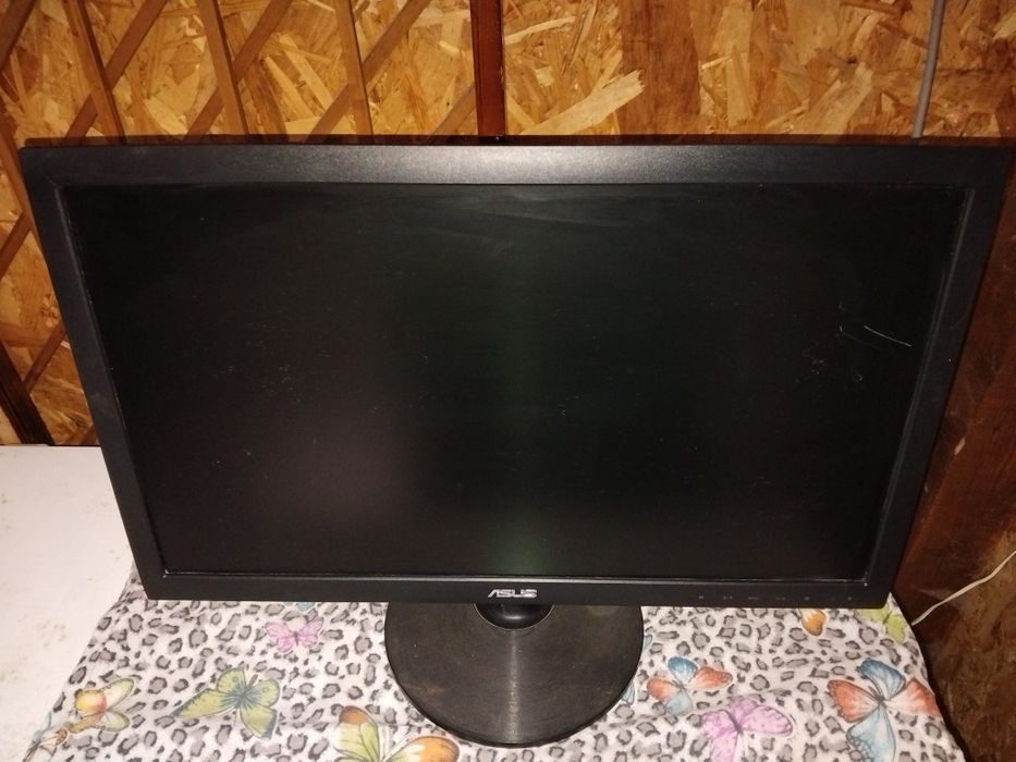 Monitor ASUS VS228DE
Full HD, funcțional
Ideal pentru birou / acasă
Preț 100 lei negociabil
Full HD, funcțional
Ideal pentru birou