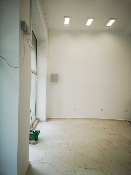 Дава се под наем Офис в София, 7-ми 11-ти километър - 50 кв.м за 400 € - Снимка #1