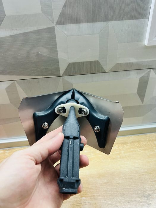 Ъглова шпакла за фиксиране на армираща лента