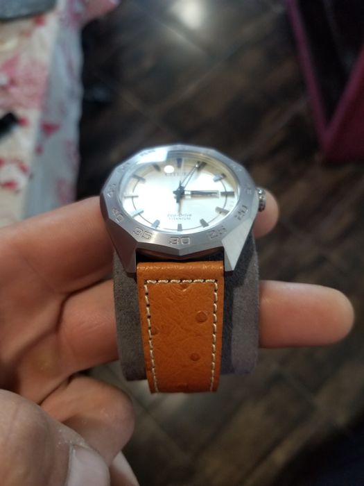 Citizen Eco Drive ръчен часовник
Citizen Eco-Drive.