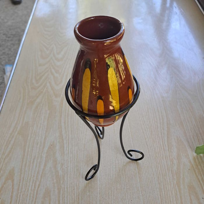 Вази от порцелан,метал,дърво и керамика.Битови керамични фигури