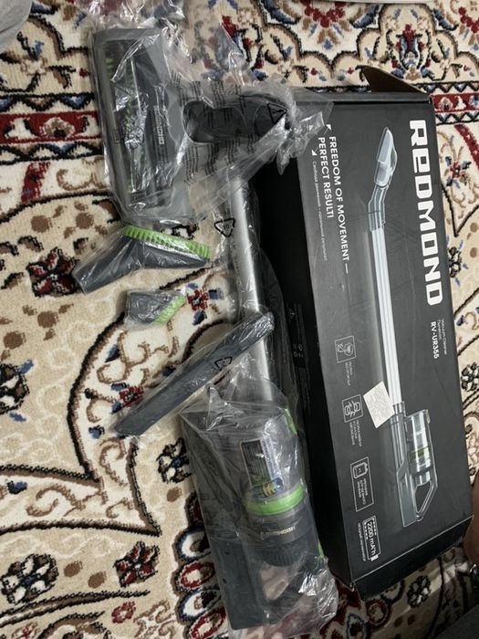 Без провдной пылесос с акумляторам