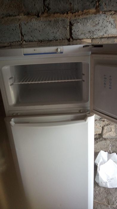 Холодильник INDESIT