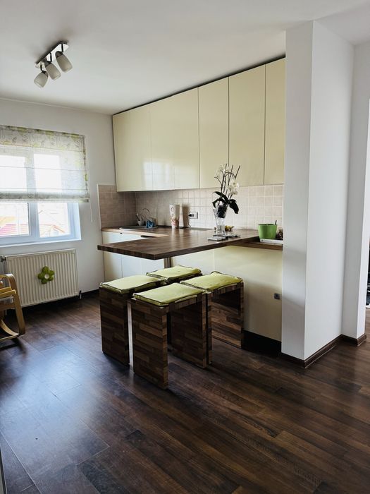 Apartament 3 camere de inchiriat