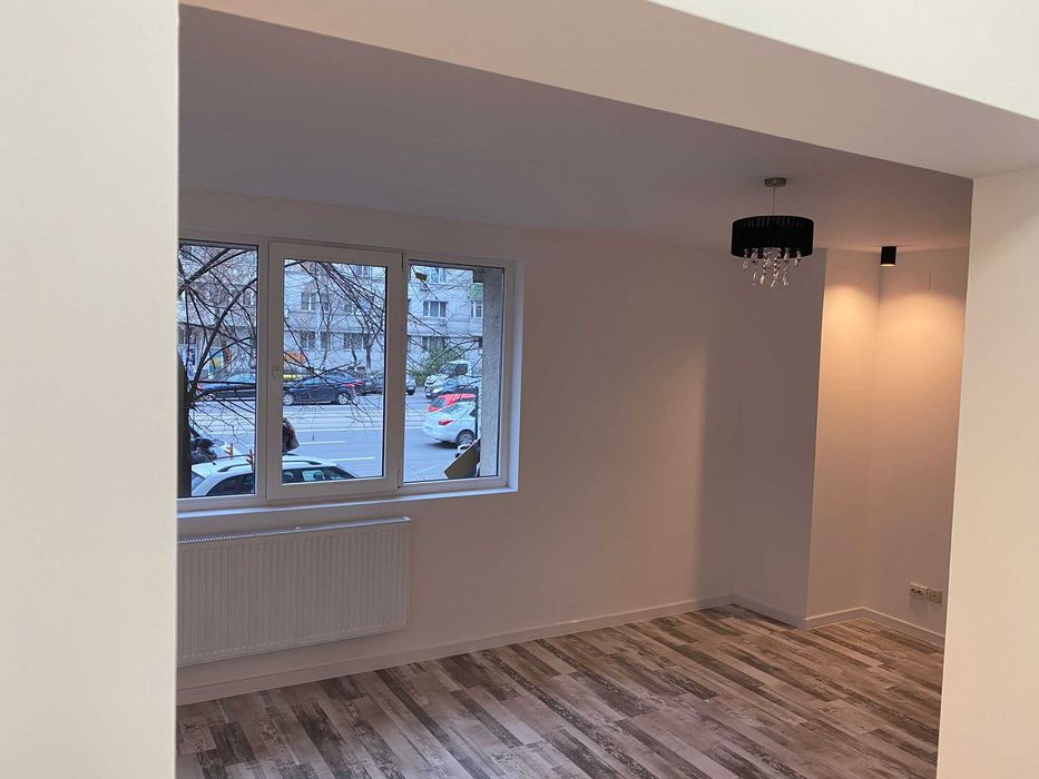 Vanzare apartament 2 camere locuinta /birou Metrou 1 Mai