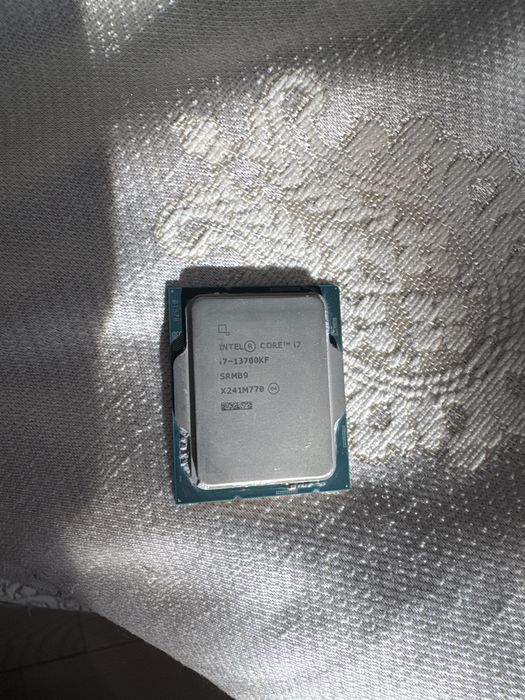 Intel core i7 13700kf
