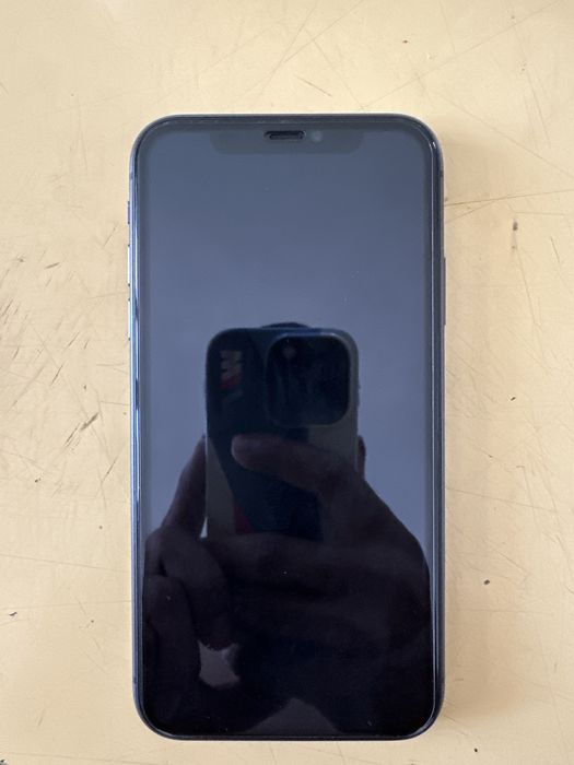 iPhone 11 128 gb..