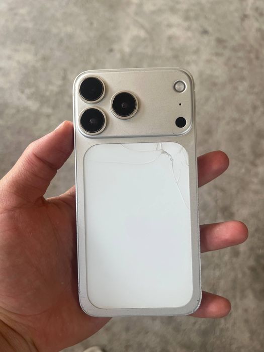 Iphone x 17korpus taqilgan