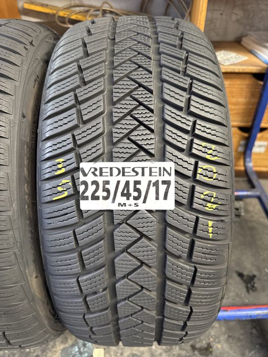 225/45/17 Vredestein M+S