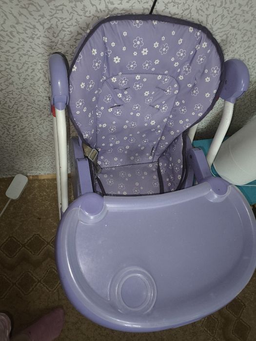 Продам столик для кормления