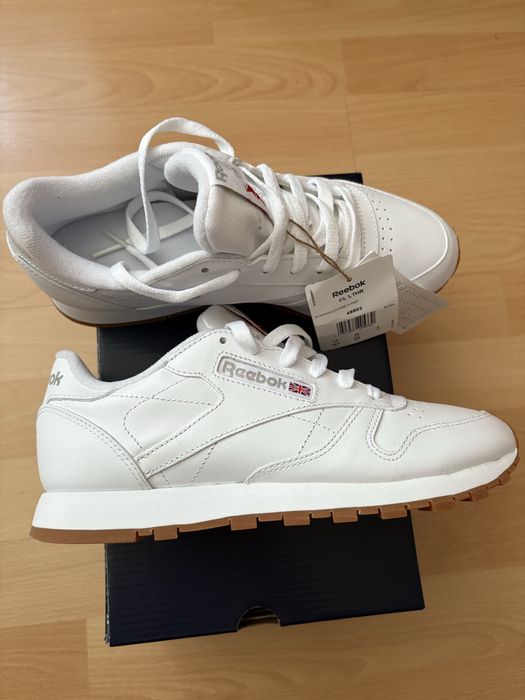 Reebok бели дамски маратонки