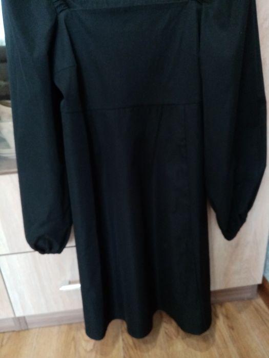Продам платье чёрное размер s