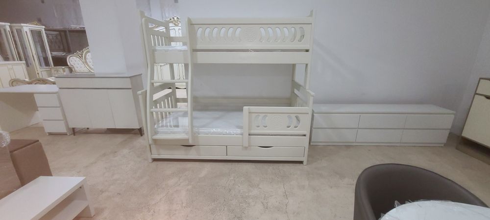 Двухярусный 2 этажный детския кровать