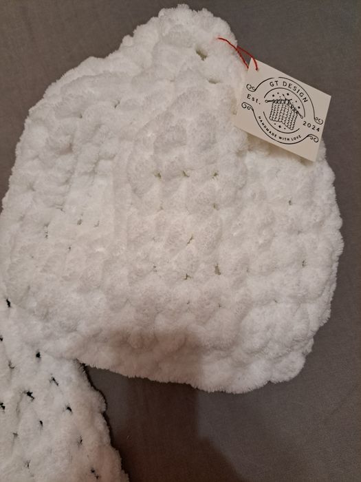 Ръчно изплетени шалове различни цветове и материи