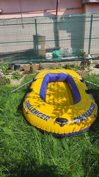 Barca gonflabila Intex Challenger 400 (4 persoane - 240 kg) - Set Complet, ca nouă