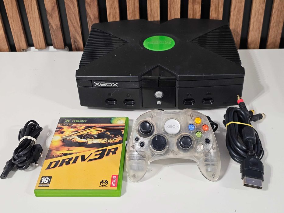 Xbox Classic cu Crystal controller editie limitata