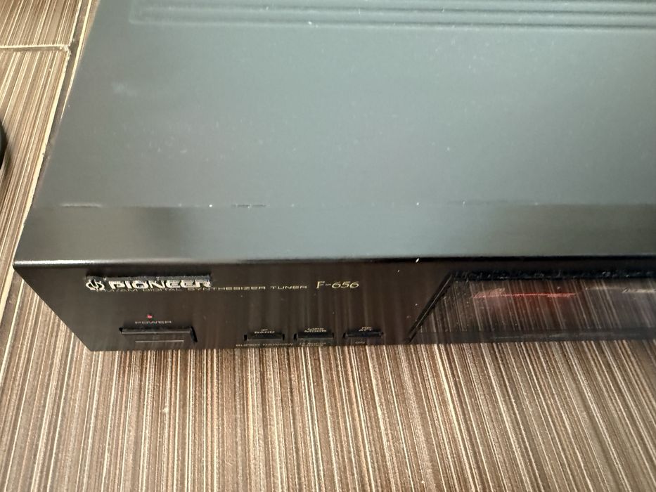 Pioneer F-656 Качествен тунер