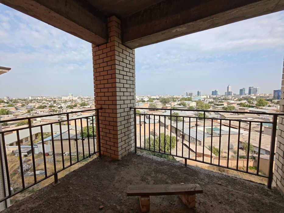 Новостройка, кирпич, рынок чорсу, метро тинчлик, версаль ≈ 104 кв.м