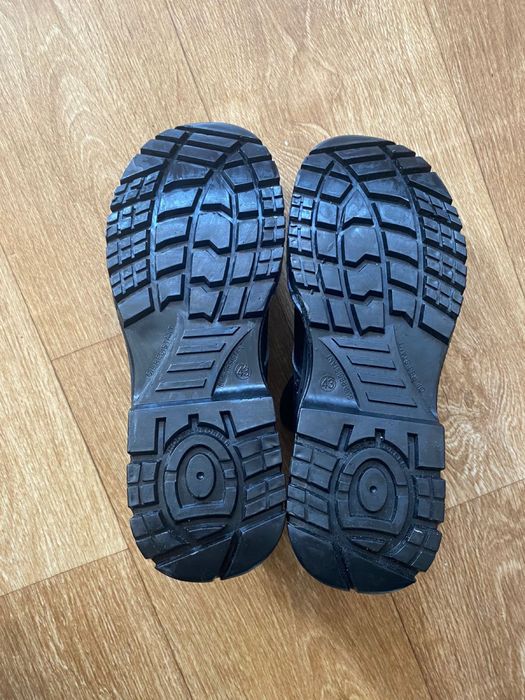 Продам спецобувь и одежду!