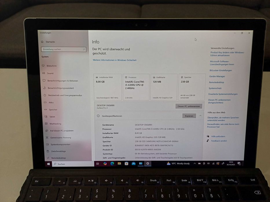 Microsoft Surface Pro 4 i5 8 GB RAM 256 GB SSD с клавиатура и работещ