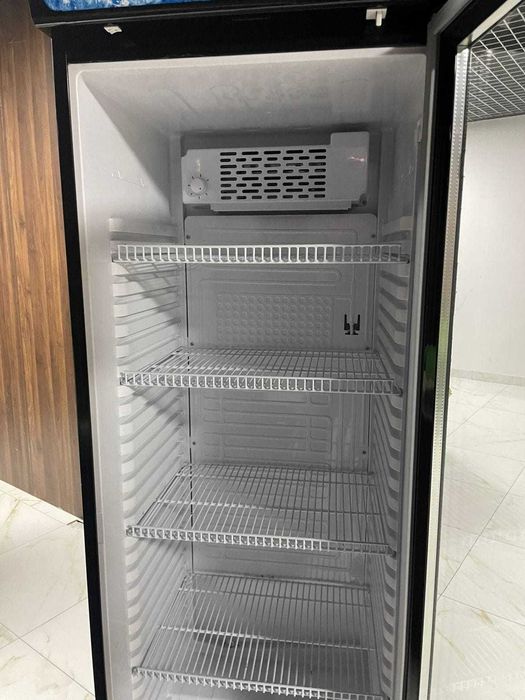 Витринный холодильник