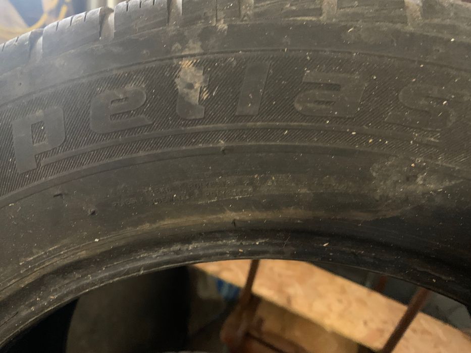 Запазени гуми 215/60 R 16.