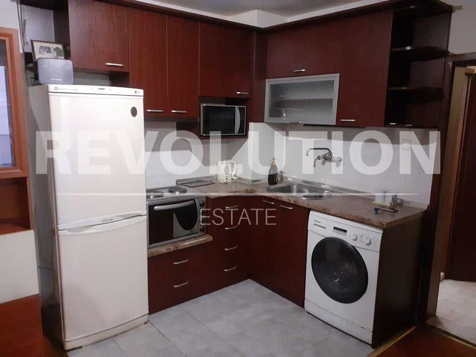 Тристаен апартамент в района на Общината