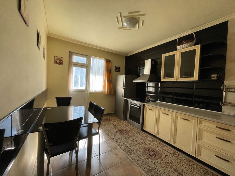 Дава се под наем Двустаен апартамент в Варна, Бриз - 83 кв.м за 408.51 € - Снимка #1