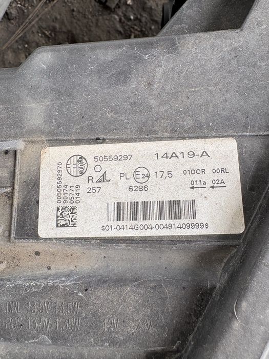 Фар десен би ксенон Alfa Romeo Stelvio 2019год.