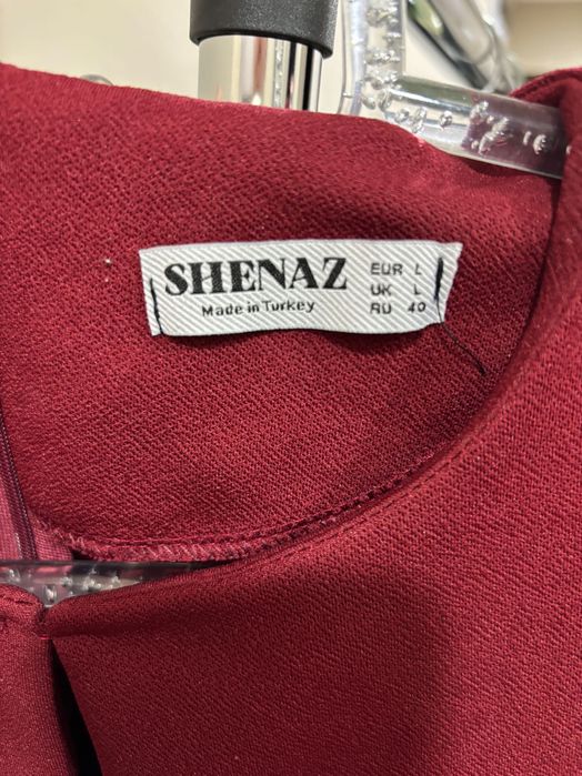 Дамска бордо рокля миди с панделка