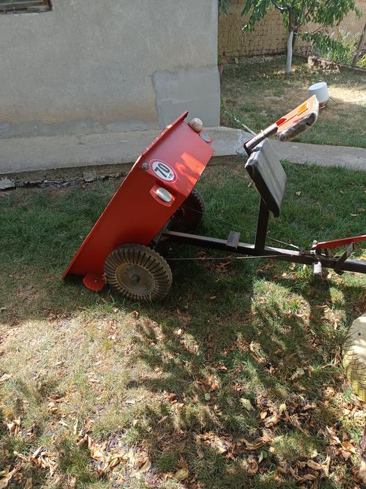 Продавам ремарке за мотофреза