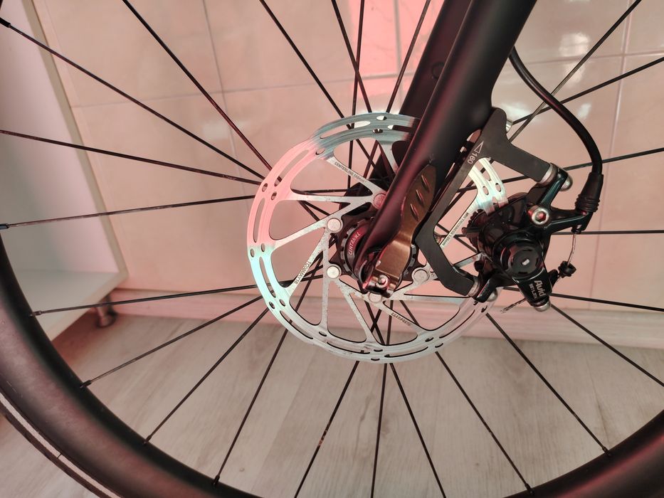 Bicicleta Gravel full carbon