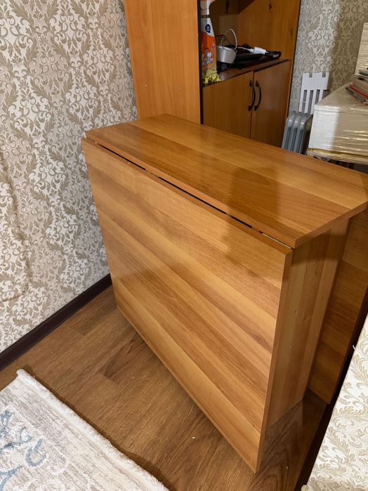 Продам стол книжка