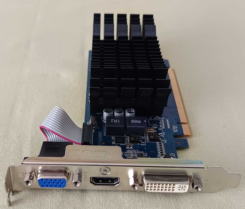 Placa video Asus Nvidia GT 210 1G DDR3 VGA DVI HDMI