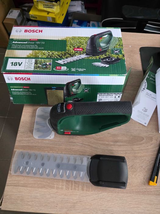 Foarfece de iarba fara fir Bosch AdvancedShear 18V-10 - fără baterie