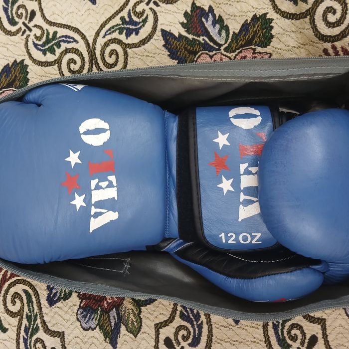 Продаю перчатки оригинал